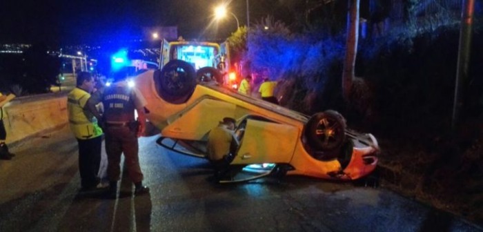 Hombre muere tras evadir control policial y volcar en Viña del Mar