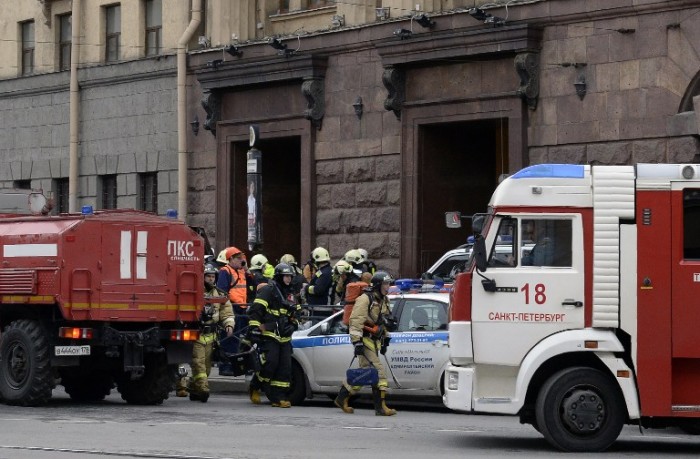 Al menos diez muertos deja explosión en el metro de San Petersburgo en Rusia