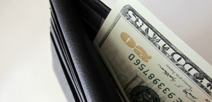 Hombre denunció a novia por robarle US$5 mil: policía la detuvo y halló el dinero en su entrepierna