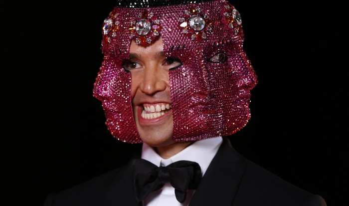 Una estrella de mar: Di Mondo vuelve a sorprender con llamativo atuendo