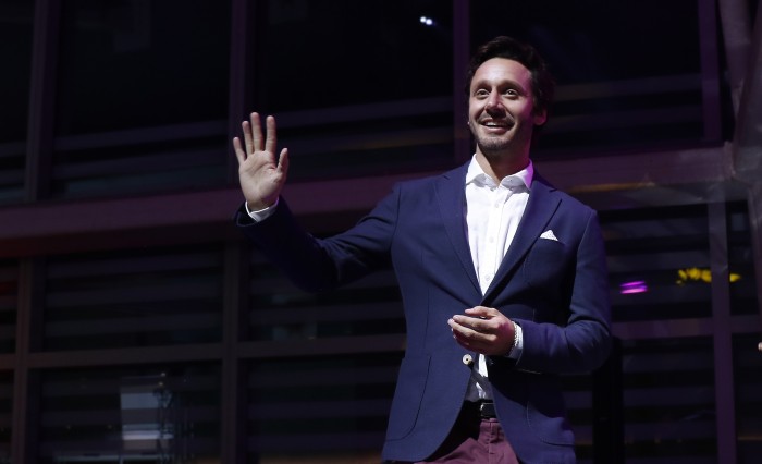 Benjamín Vicuña será 'Evita' Perón en obra de teatro en Argentina y desata la polémica