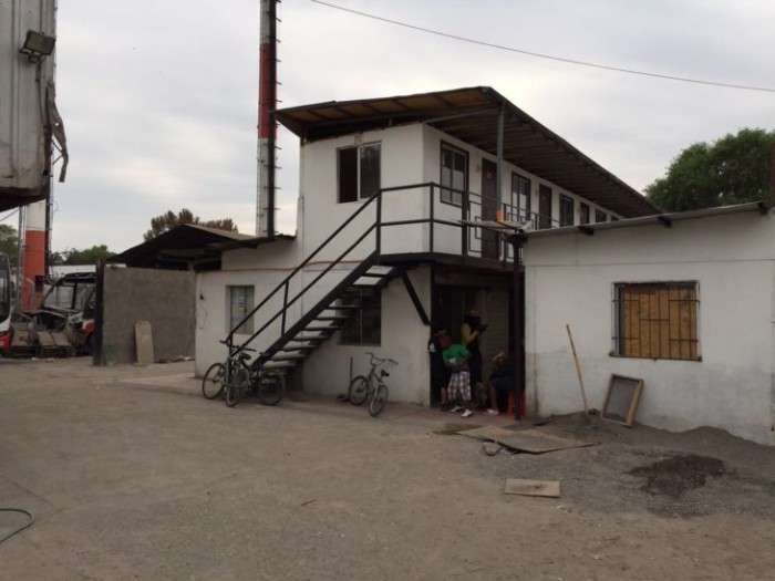 Censo deja al descubierto el hacinamiento en el que viven extranjeros en Chile