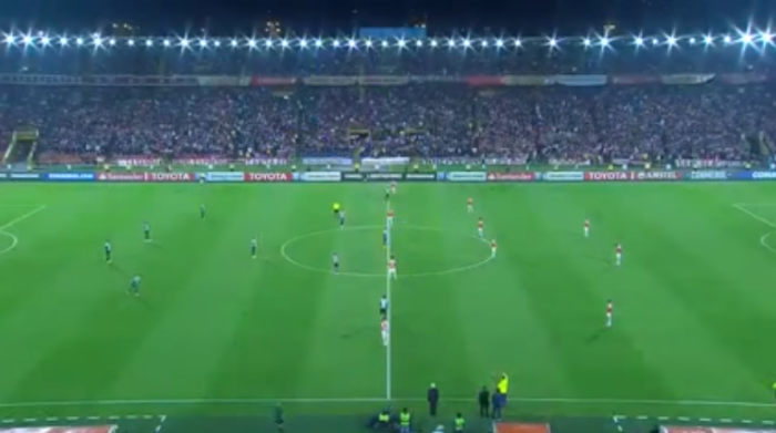 Copa Libertadores: hacen minuto de silencio...por jugador que estaba en la cancha