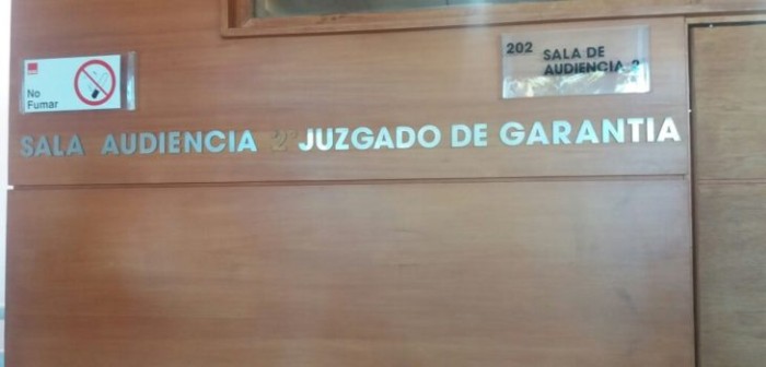 Mellizos de 14 años acusados de homicidio quedan con arresto domiciliario en Los Ángeles