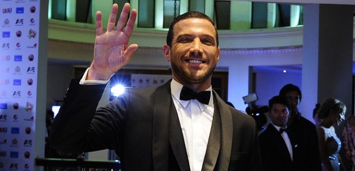 Julián Elfenbein compartió divertida foto disfrazado de Barney en el cumpleaños de su hijo