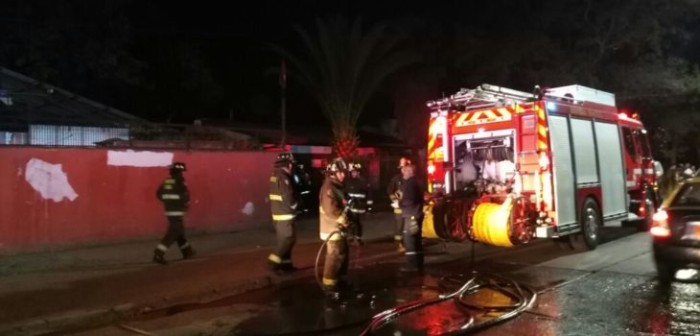 Asalto frustrado a local comercial terminó con un vehículo quemado en Macul