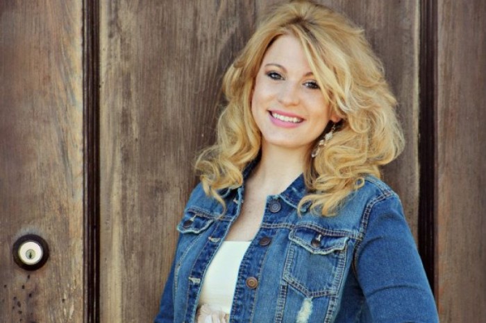 Inspiradora: joven amputada tras brutal accidente se atreve con sensual sesión de fotos