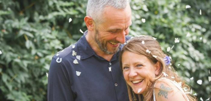 La razón de por qué un hombre durmió durante seis días con su esposa muerta