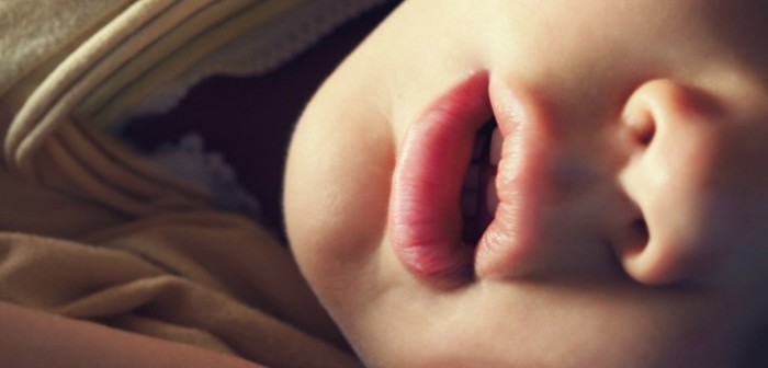 El extraño caso de niña tailandesa que sangra por los ojos y orejas cuando tiene jaqueca