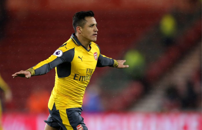 Alexis Sánchez se sometió a una extrema transformación para protagonizar nuevo comercial