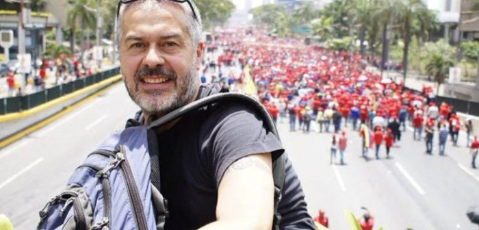 Chileno exmiembro del MIR es asesinado a balazos en restaurante en Caracas