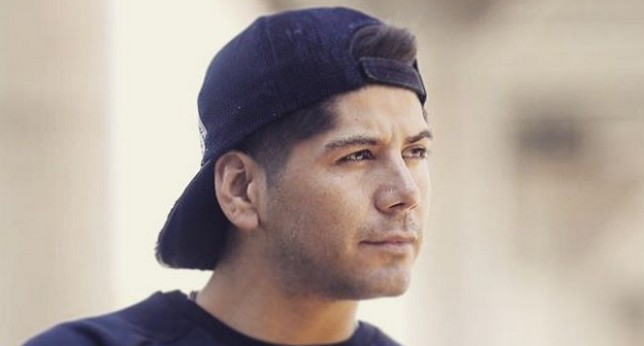 Edmundo Varas recibe lluvia de troleos tras autoproclamarse como 'rey de los realities'