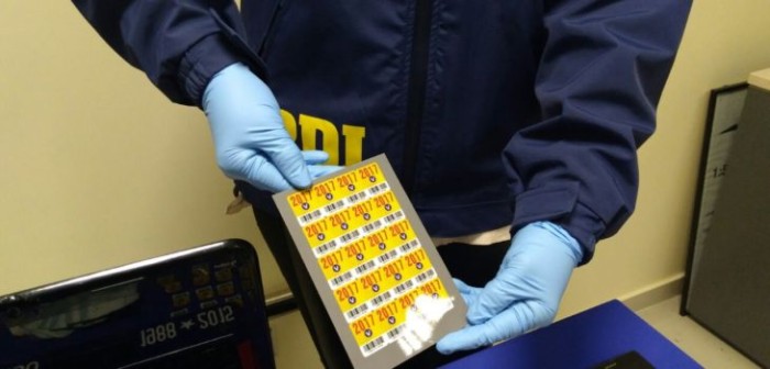 Investigan a jóvenes de Temuco por falsificar sellos de la TNE y ofrecerlos por Facebook