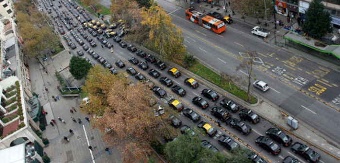 Taxistas protestarán este lunes contra proyecto de regulación a empresas como Uber