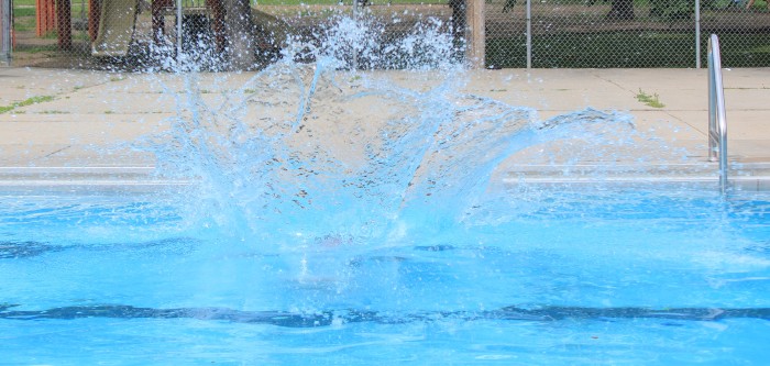 Video muestra agresión que sufrió mujer por pedirle a joven hacer menos ruido en fiesta