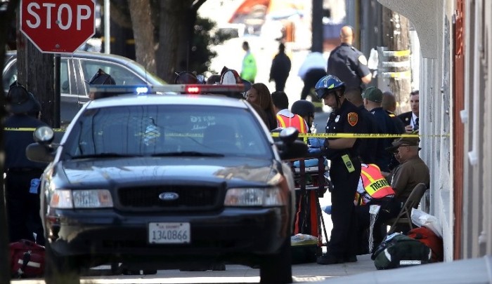 Impacto por tiroteo en depósito de la compañía de encomiendas UPS en San Francisco