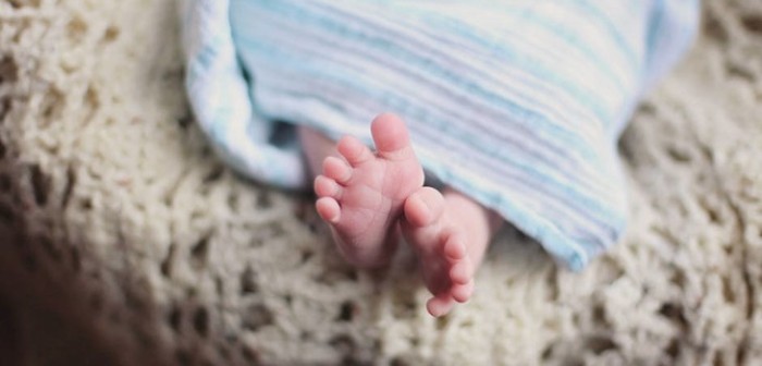 Reacción de una madre al enterarse del sexo de su bebé en el parto es viral