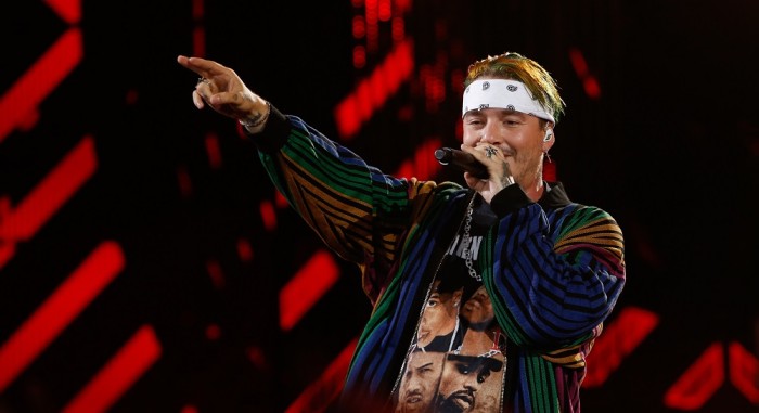 Esta es la razón por la que a J Balvin le gusta besar a sus amigos