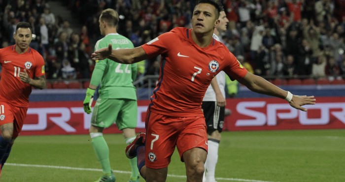 Alexis se transformó en el solitario máximo goleador histórico de la 'Roja'