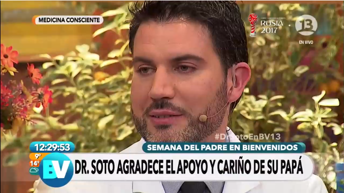 Padre del Doctor Soto se robó las miradas tras su sorpresiva visita en Bienvenidos