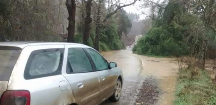 Sistema frontal provoca cortes de luz y desprendimiento de tierras en Osorno