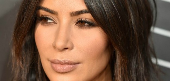 Así luce Kim Kardashian sin una gota de maquillaje: realizó un tutorial de belleza