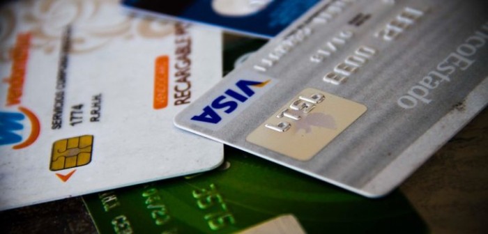 Sernac revela los bancos y tarjetas del retail con peor comportamiento frente a reclamos