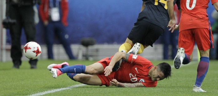 Pizzi preocupado por Charles Aránguiz: 