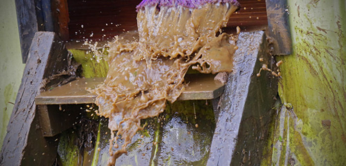 Inician labores de limpieza en Curanilahue tras sistema frontal: clases serán suspendidas