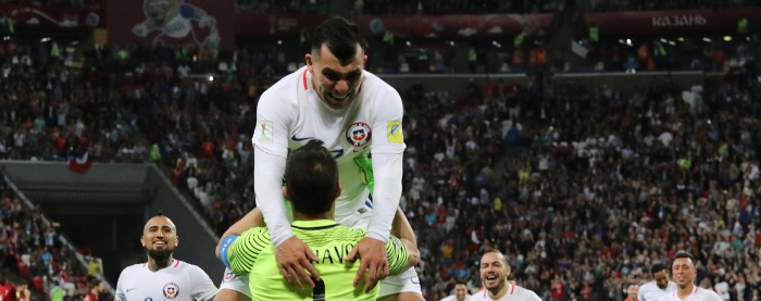 Un 'romántico' Gary Medel le dedicó cariñoso mensaje a Bravo tras triunfo ante Portugal