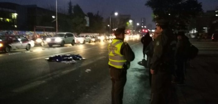 Hombre falleció tras ser atropellado por camión en Recoleta: cruzó en paso no habilitado