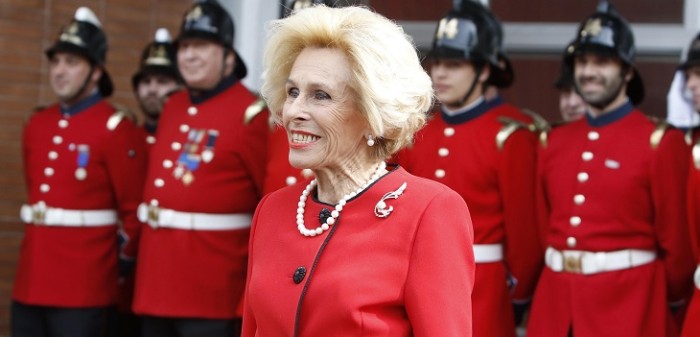 Mary Rose Mac-Gill contó la verdad tras cautivante collar de perlas que lució en evento