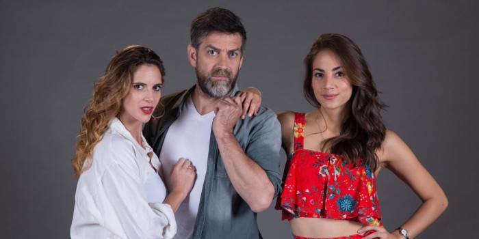 Protagonista de La Colombiana sufrió curioso accidente: se encuentra enyesada