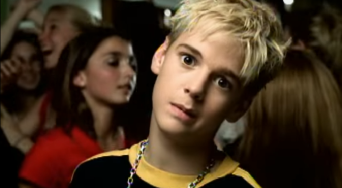 Cantante Aaron Carter fue arrestado junto a su pareja por posesión de drogas