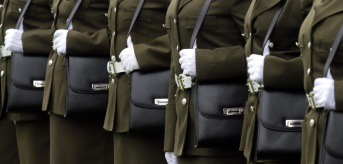 Denuncian nuevo caso de carabinera despedida con fuero maternal