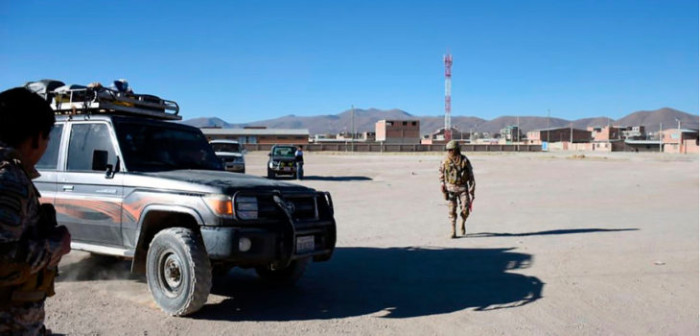 Gobierno de Bolivia: Carabineros fueron reducidos tras intentar darse a la fuga