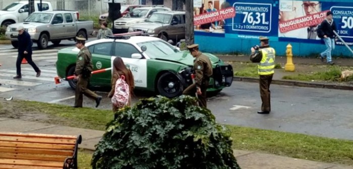 Colisión entre un auto y una patrulla dejó a dos Carabineros lesionados en Los Ángeles