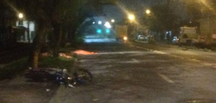 Fatal choque entre motociclista y camión en Conchalí dejó dos fallecidos