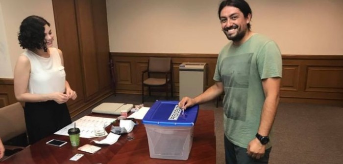 Felipe Kast y Beatriz Sánchez ganan primeras mesas en Nueva Zelanda y Australia