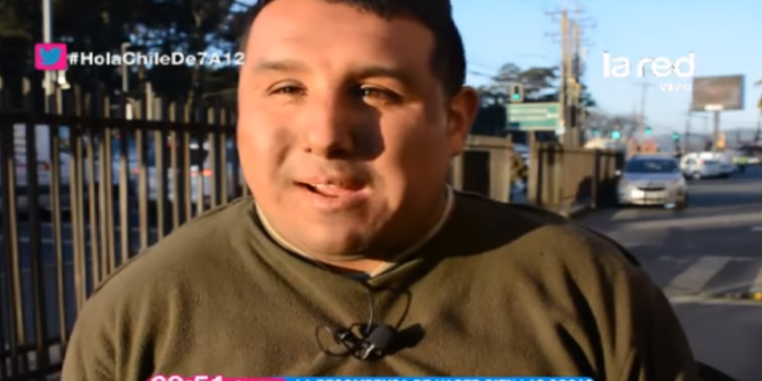 Cuidador de autos encontró 700 mil pesos en la calle y los devolvió a su legítimo dueño