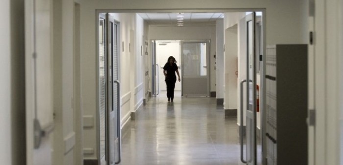 La cómica forma en que joven con cuerpo casi totalmente quemado lidia con su recuperación