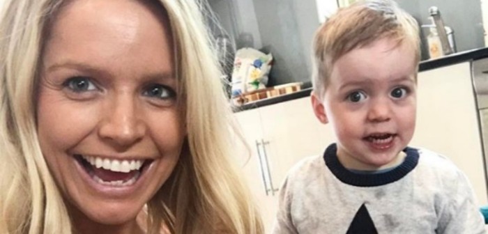 Madre evidenció que no todas las blogueras fitness quedan con sixpack después de dar a luz