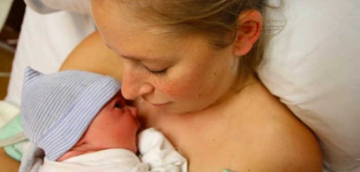 Madre compartió la cruda realidad de su cuerpo tras dar a luz: este fue su antes y después