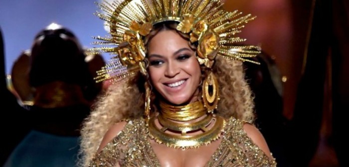 Beyoncé se lució mostrando su plano abdomen a dos meses de dar a luz a sus mellizos