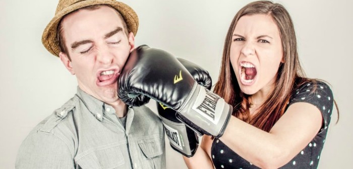 Joven terminó con su novia en San Valentín y ella se vengó intentando quemar su casa