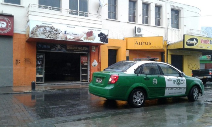 ¡Insólito hecho! Local penquista sufre la apertura de sus puertas tras corte de luz