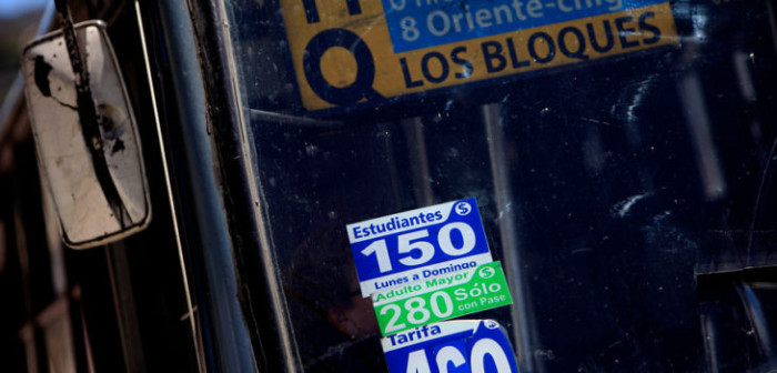 Mujer dio a luz a bordo de un taxibús en Concepción: fue asistida por otras pasajeras