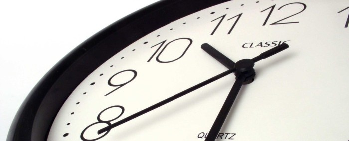 Estos son los mejores memes que dejó el regreso del horario de verano en Chile