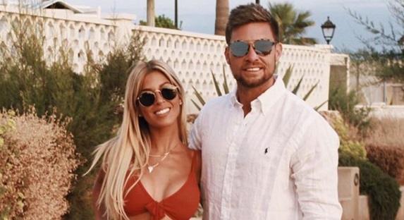 Como Adán y Eva: Oriana Marzoli protagoniza portada de revista erótica junto a su novio