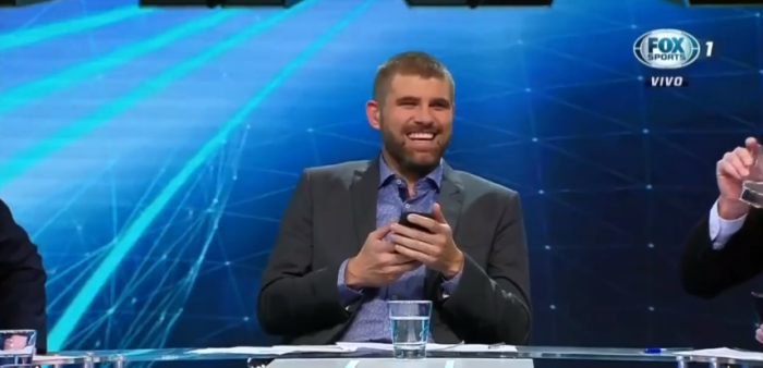 Manuel de Tezanos pensó que estaba en comerciales y se mandó tremendo fail al aire en Fox